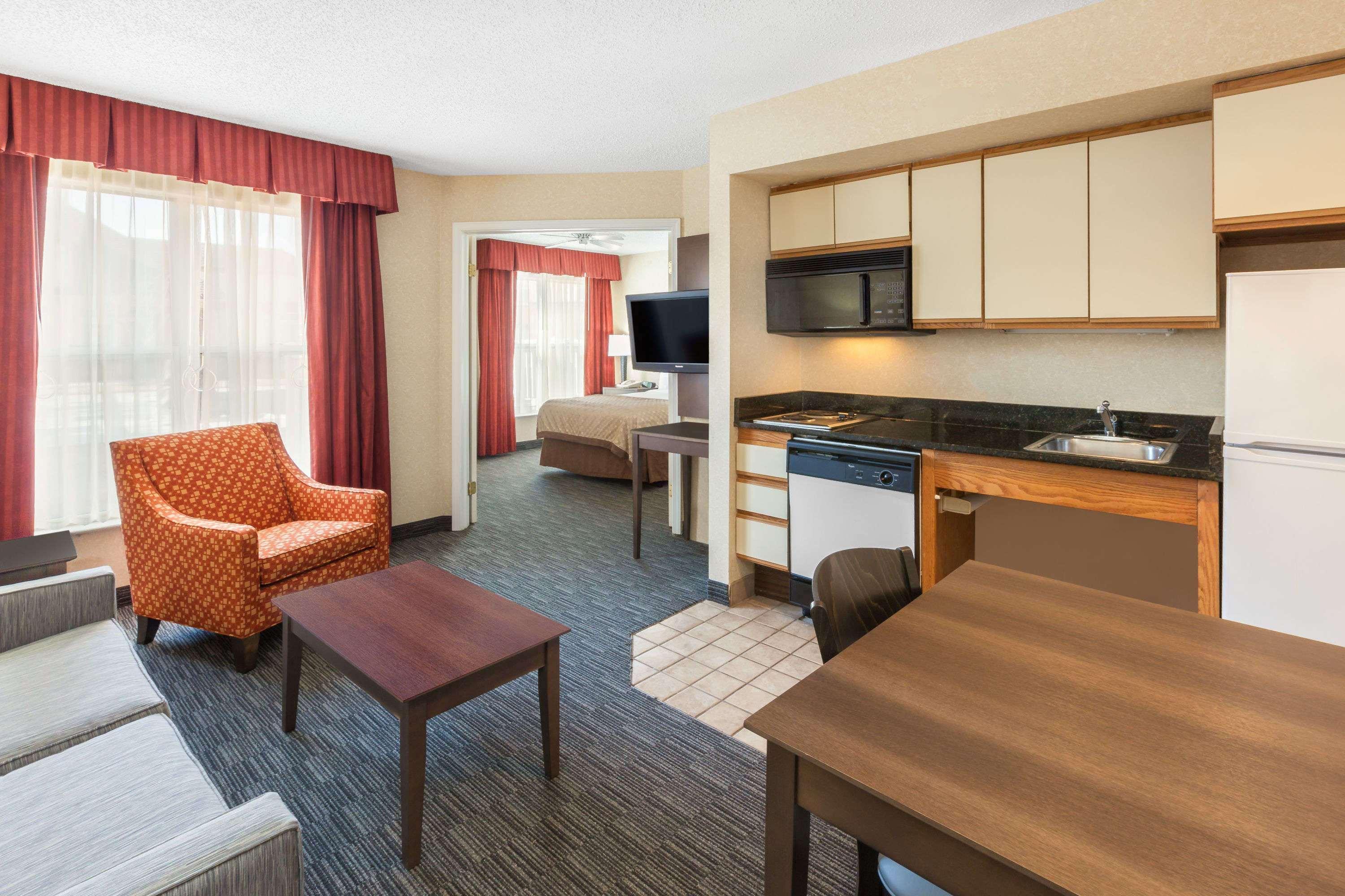 Affordable Suites Of America Detroit-Warren Exterior foto